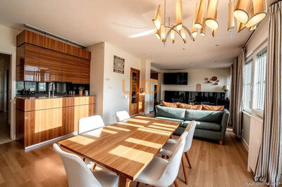 Maison - 187 m² - 8 pièces