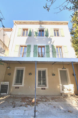 Maison - 277 m² - 14 pièces