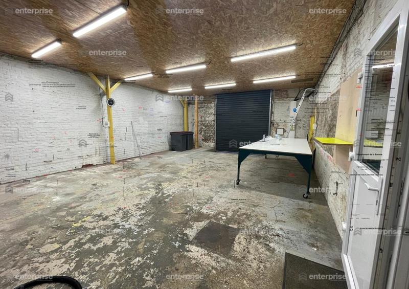 Local d'activité / Entrepôt - 140 m²