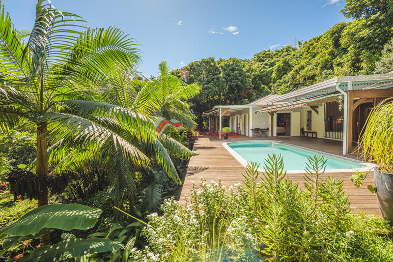 Maison - 200 m² - 6 pièces