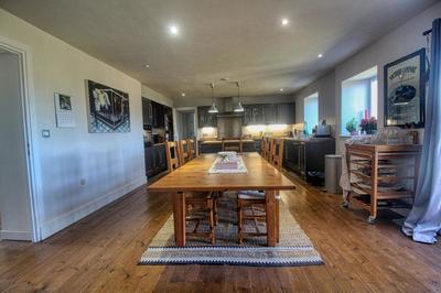 Propriété - 256 m² - 6 pièces