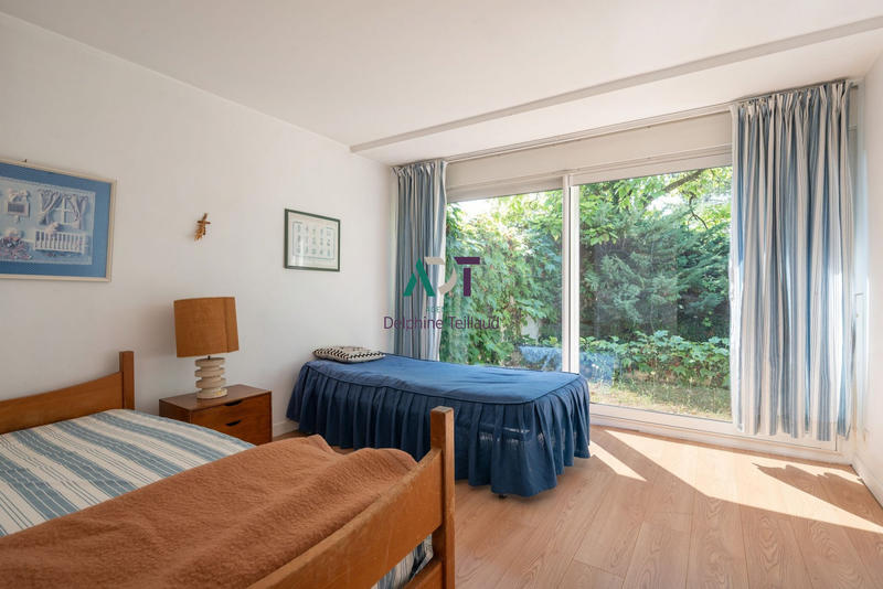 Maison - 286 m² - 9 pièces