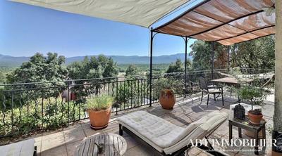 Villa - 240 m² - 5 pièces