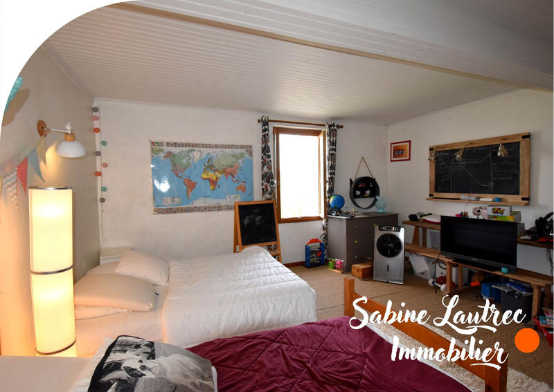 Propriété - 270 m² - 7 pièces