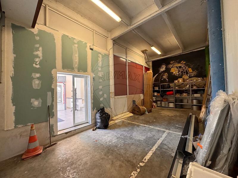 Local commercial - 396 m² - 3 pièces