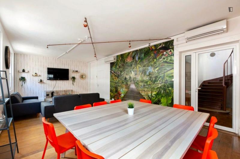 Chambre - 12 m² - 11 pièces