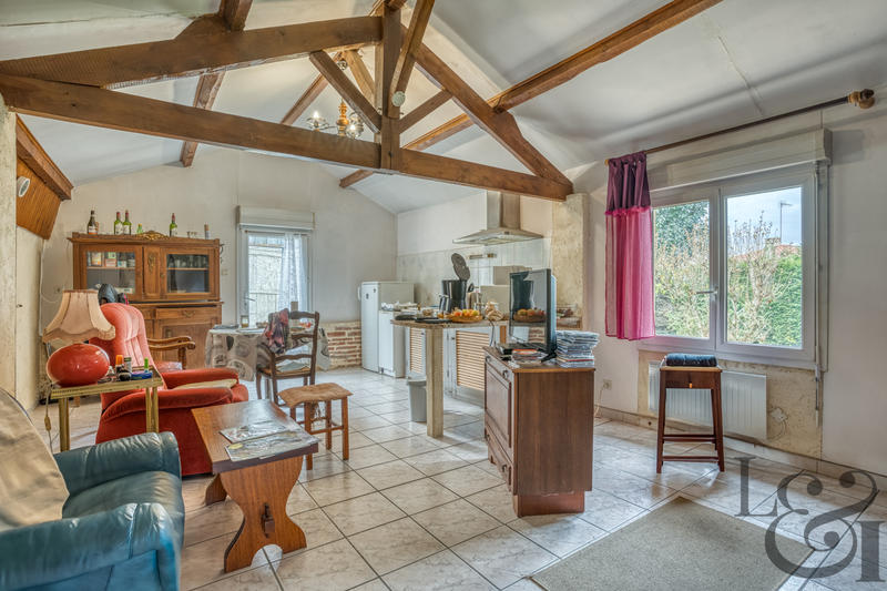 Maison - 365 m² - 13 pièces