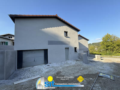 Maison - 81 m² - 5 pièces