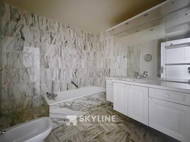 Appartement - 93 m² - 4 pièces