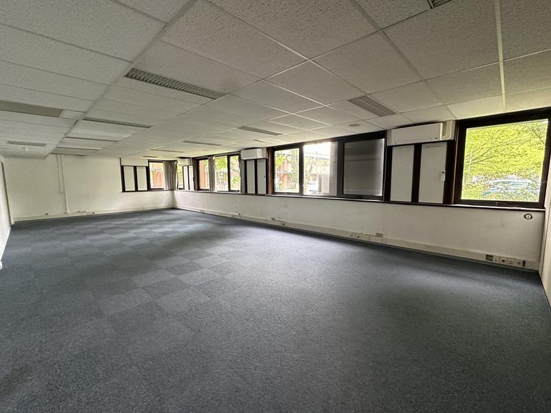 Bureau - 1 050 m²