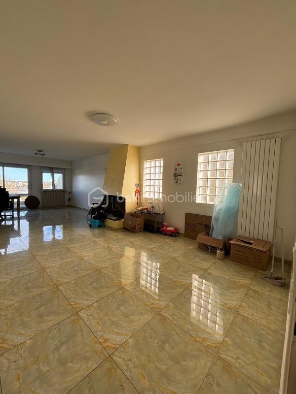 Maison - 183 m² - 7 pièces