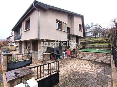 Maison - 176 m² - 8 pièces