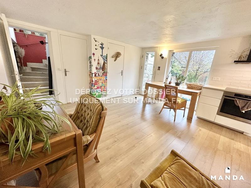 Chambre - 12 m² - 10 pièces