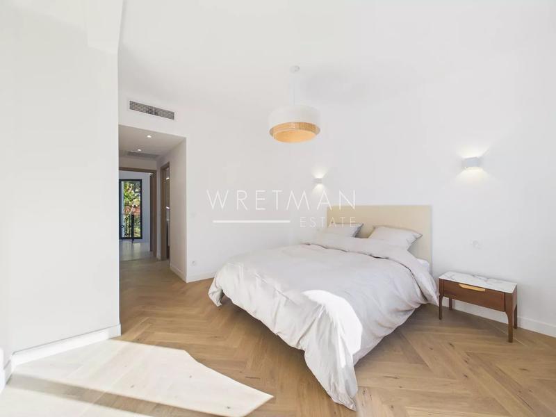 Villa - 212 m² - 6 pièces