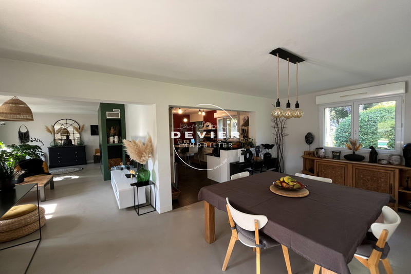 Maison - 180 m² - 6 pièces