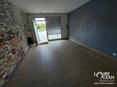 Local commercial - 44 m² - 2 pièces