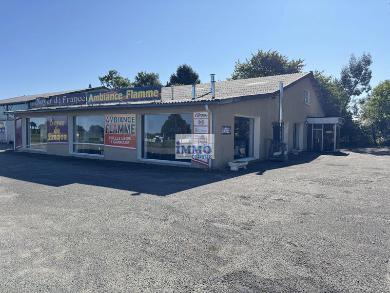 Local commercial - 1 232 m²