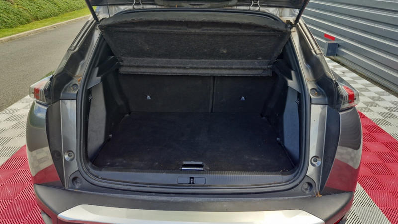 Peugeot 2008 Bluehdi 130 Ss Eat8 Allure