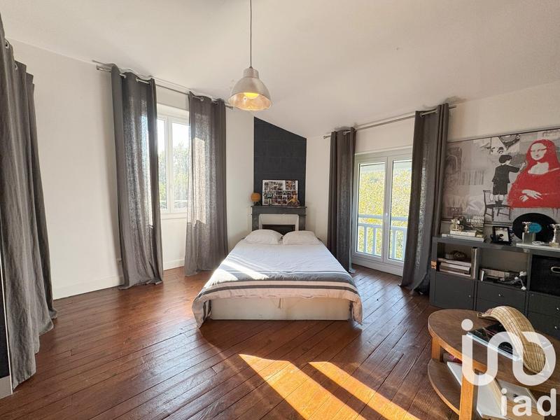 Maison - 347 m² - 10 pièces