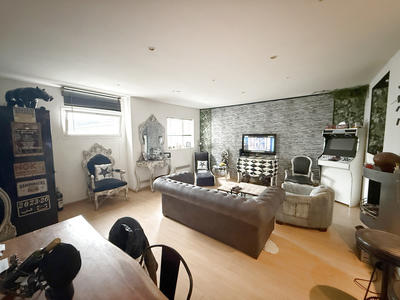 Appartement - 156 m² - 6 pièces