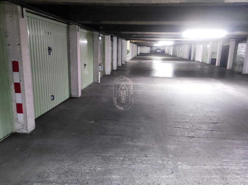 Parking / Garage - 9 m²