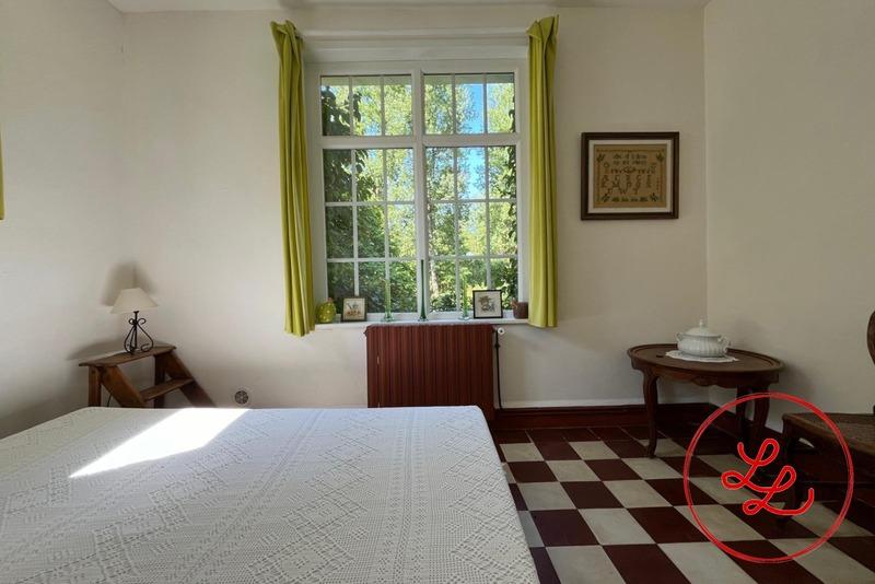 Propriété - 250 m² - 9 pièces