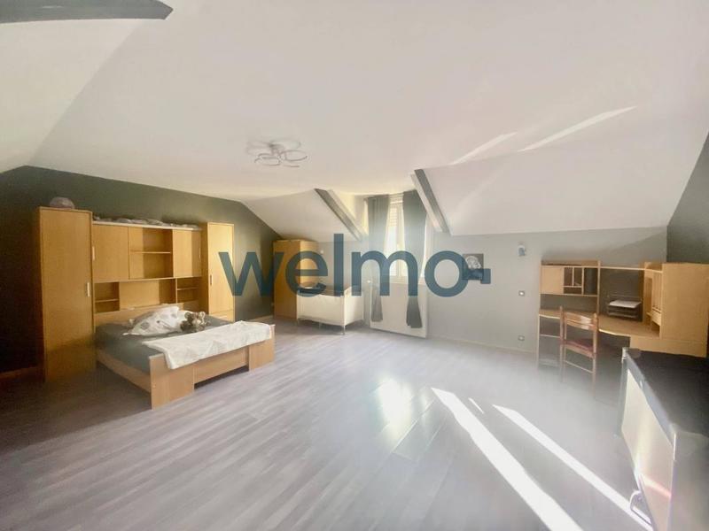 Maison - 230 m² - 9 pièces