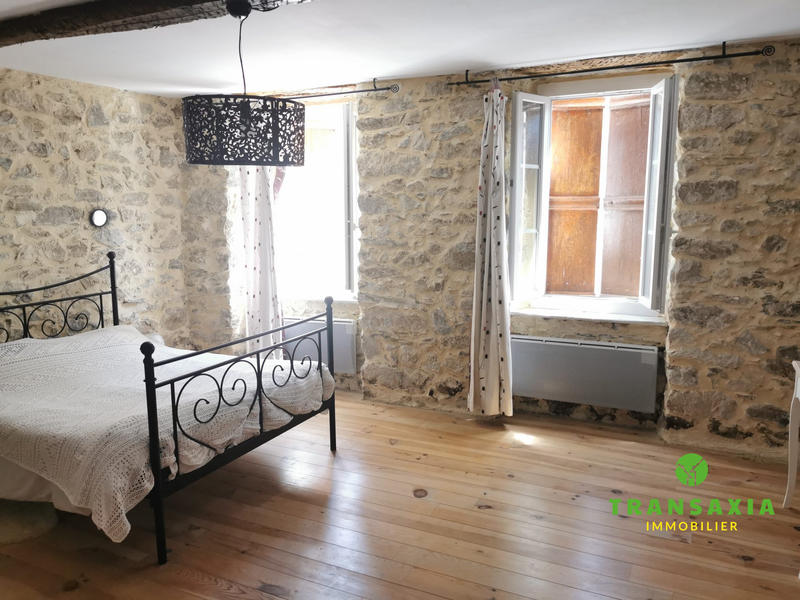 Maison traditionnelle - 306 m² - 16 pièces