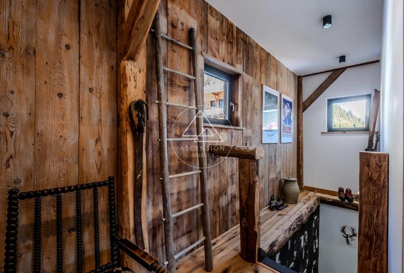 Châlet - 248 m² - 7 pièces