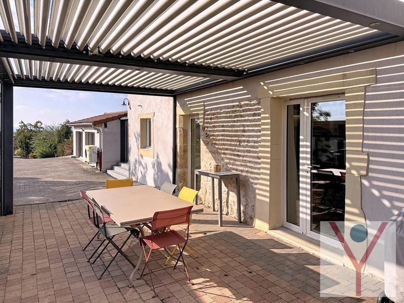 Maison - 316 m² - 8 pièces