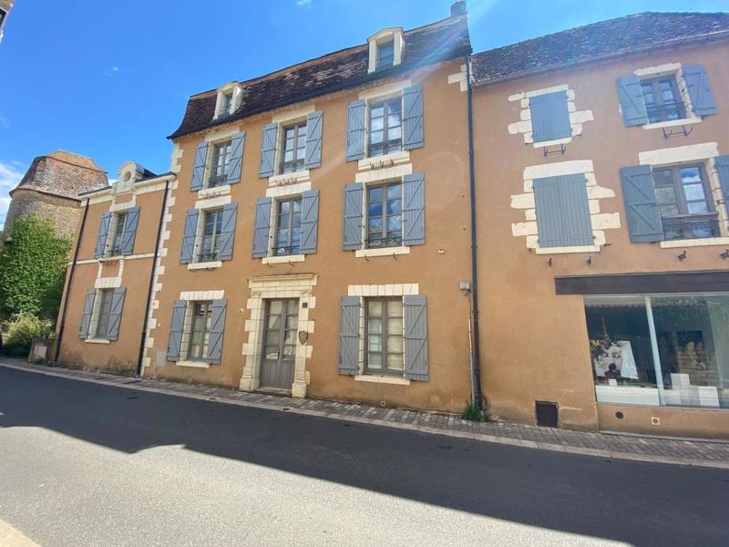 Maison de ville - 334 m² - 7 pièces