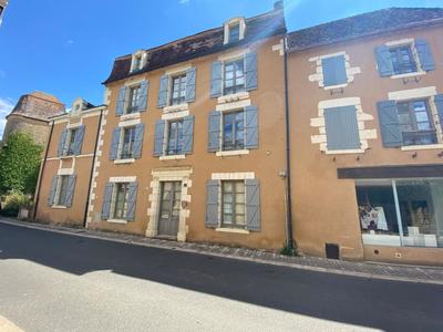 Maison de ville - 334 m² - 7 pièces