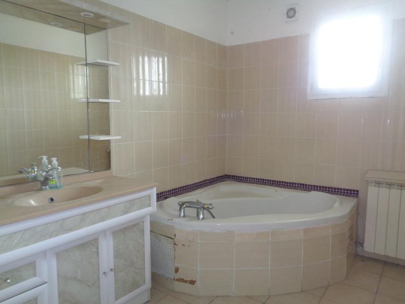 Maison - 223 m² - 9 pièces