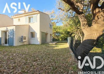 Maison - 90 m² - 5 pièces