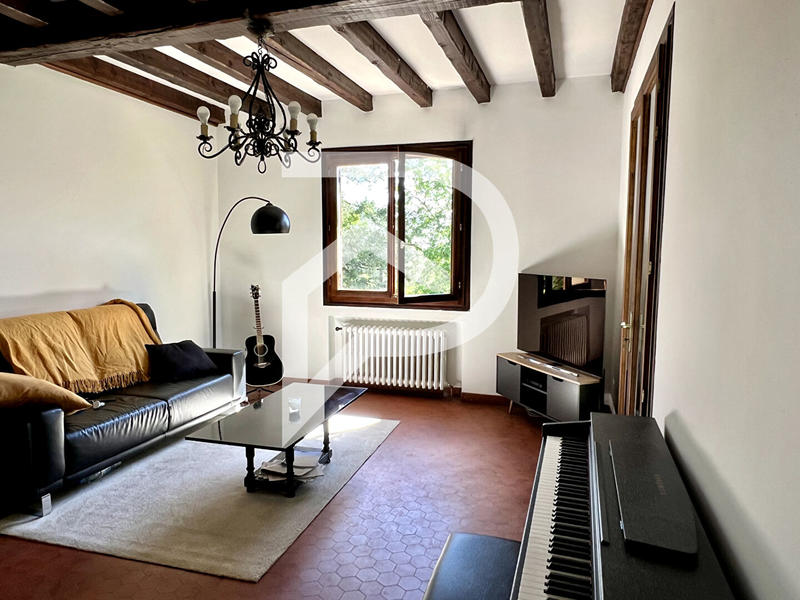 Maison - 220 m² - 7 pièces