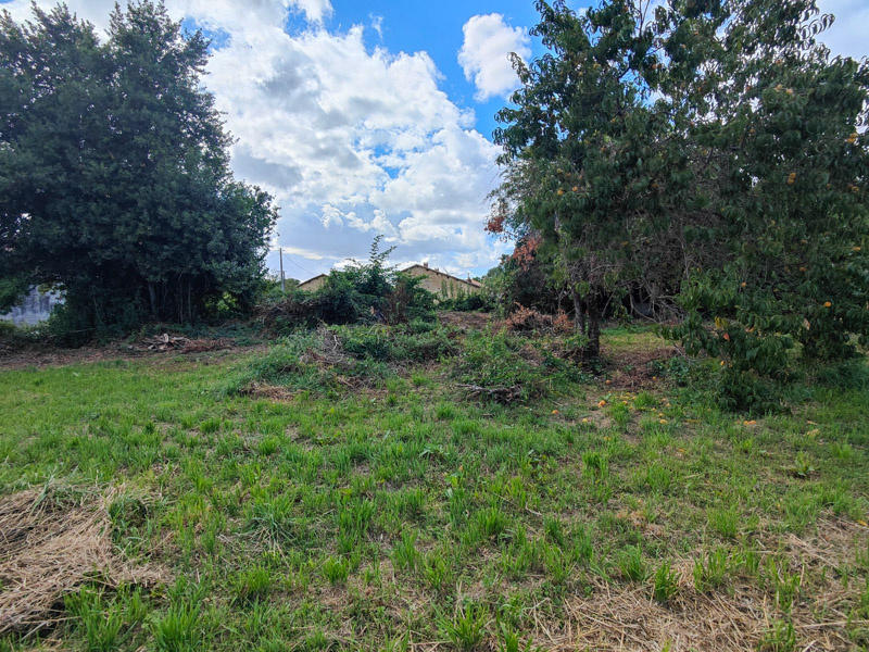 Terrain constructible - 1 435 m²