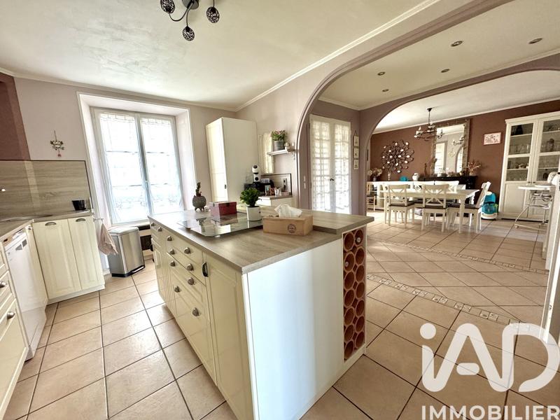 Maison - 179 m² - 8 pièces