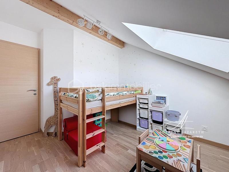 Appartement - 90 m² - 5 pièces