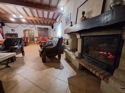 Maison - 288 m² - 10 pièces