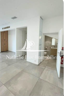 Local commercial - 64 m² - 2 pièces