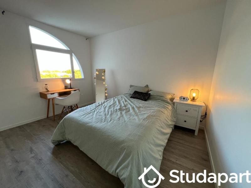 Chambre - 11 m² - 1 pièce