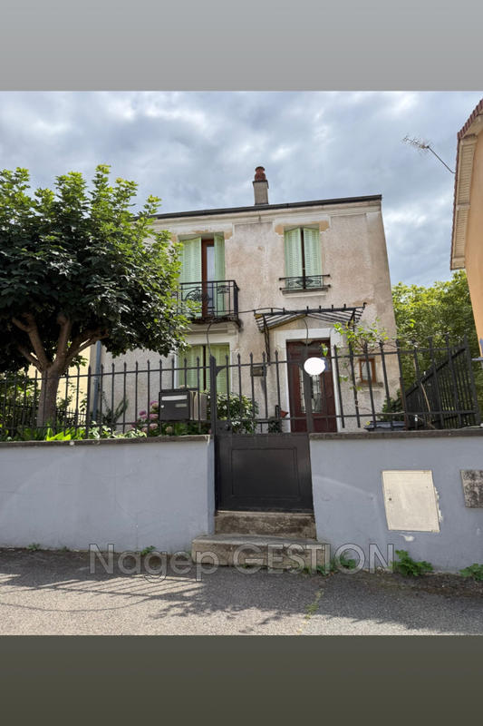 Maison - 108 m² - 5 pièces