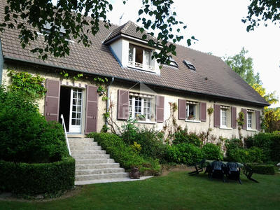 Maison - 227 m² - 9 pièces