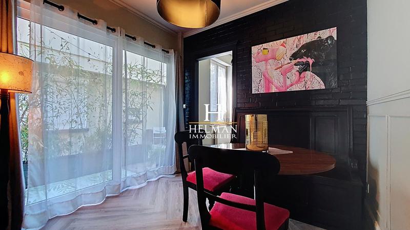 Maison - 221 m² - 10 pièces