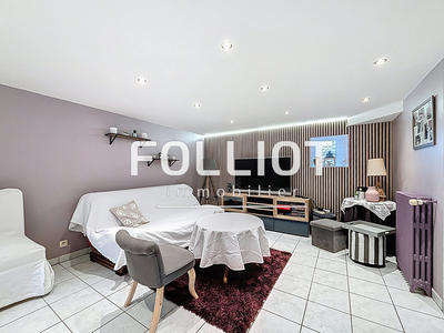 Maison - 180 m² - 8 pièces