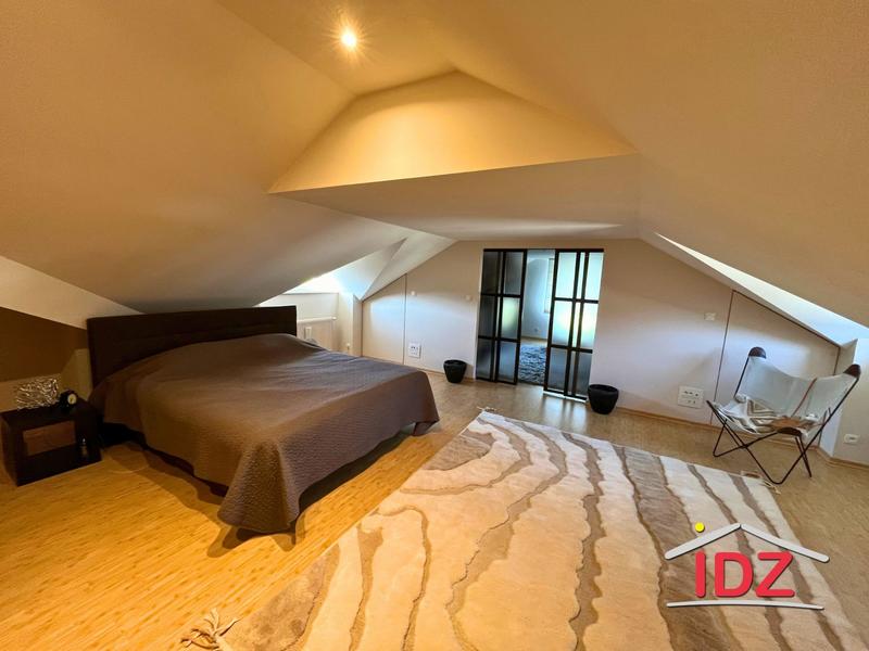 Villa - 318 m² - 9 pièces