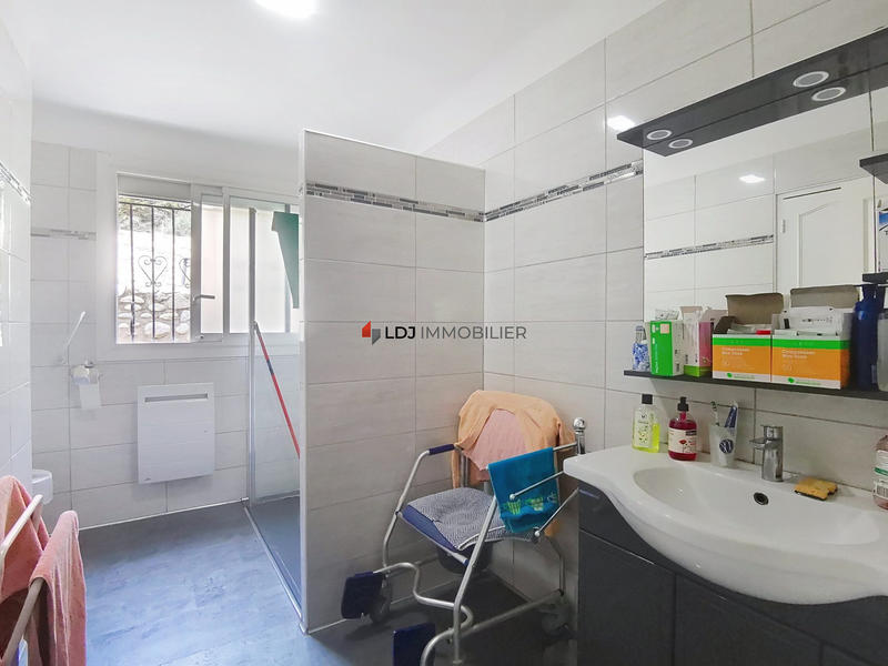 Maison traditionnelle - 248 m² - 7 pièces