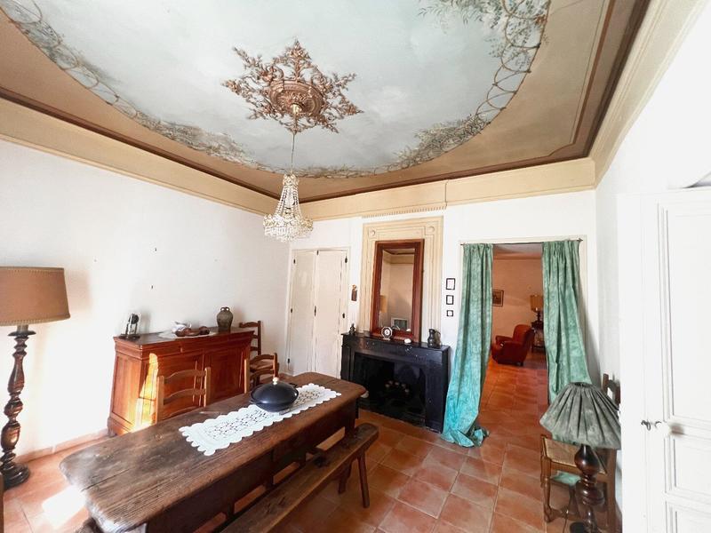 Maison - 280 m² - 10 pièces