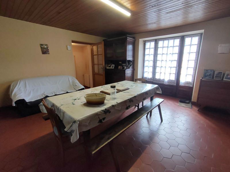 Maison - 176 m² - 9 pièces