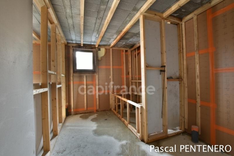 Terrain constructible - 1 000 m²